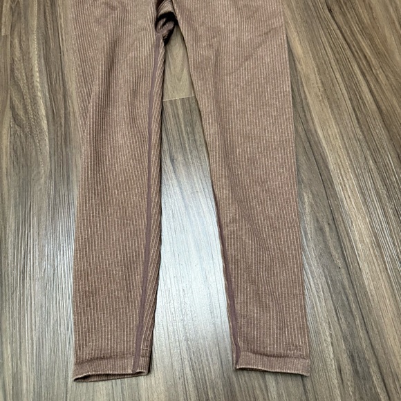 Balance Athletica women sz M “The Channel Pant” cropped leggings - Picture 2 of 8